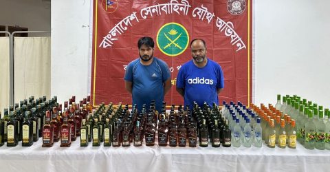 মাধবপুরে সেনাবাহিনীর অভিযানে ২১৩ বোতল বিদেশি মদসহ দুই মাদক ব্যবসায়ী আটক ‎