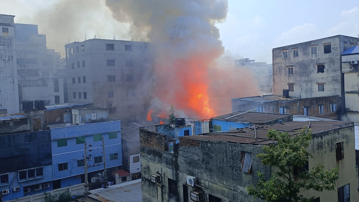 মিরপুরে আগুনের ঘটনায় নিহত বেড়ে ১৬