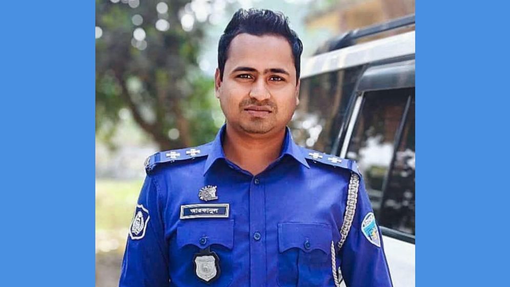 চকরিয়ায় প্রেমিক-প্রেমিকাকে পেটানোর ঘটনায় এসআই আরকান প্রত্যাহার